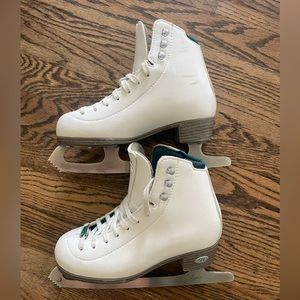 Riedell Emerald Ice Skates Girls Size 2.5